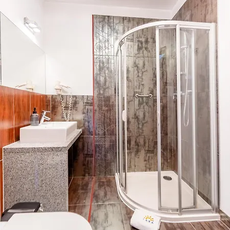 Laba Royal Tulip Prywatny, Basen W Cenie, Schwimmbad Im Preis كولوبرزيغ